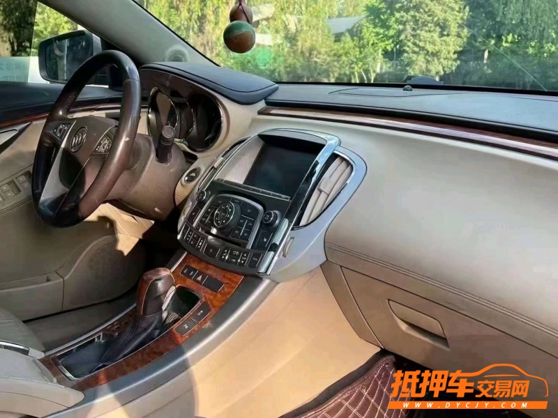 邢台11年别克君越4