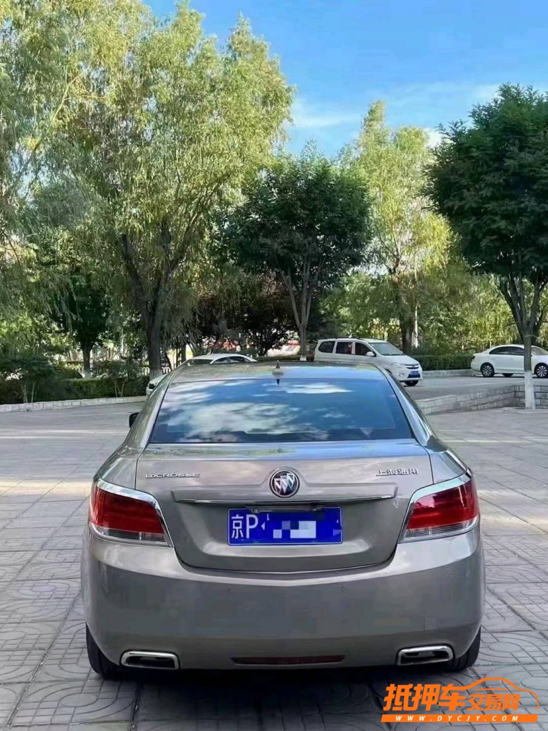 邢台11年别克君越5