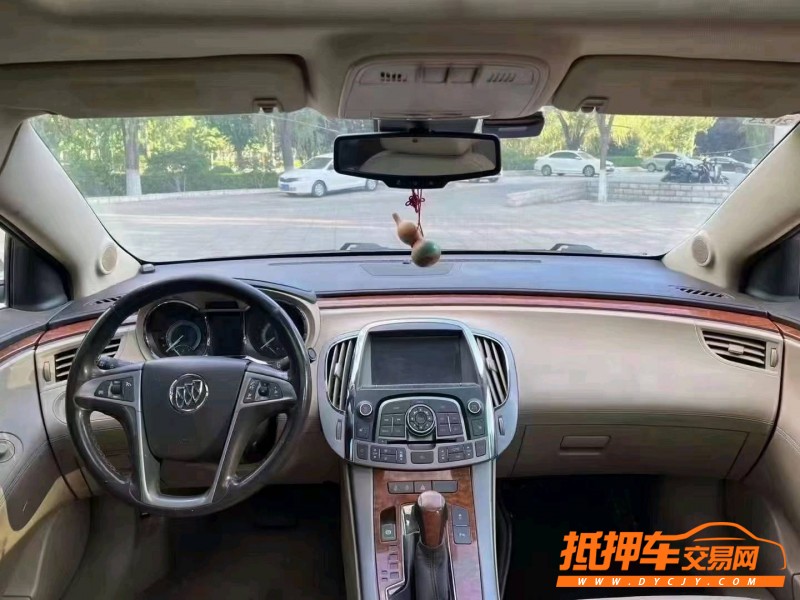 邢台11年别克君越9