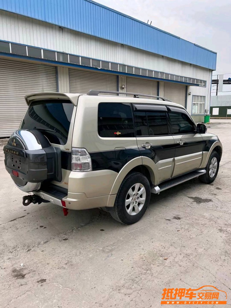 徐州17年三菱帕杰罗7