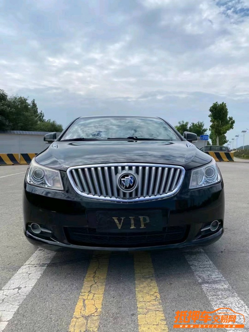 邢台10年别克君越1