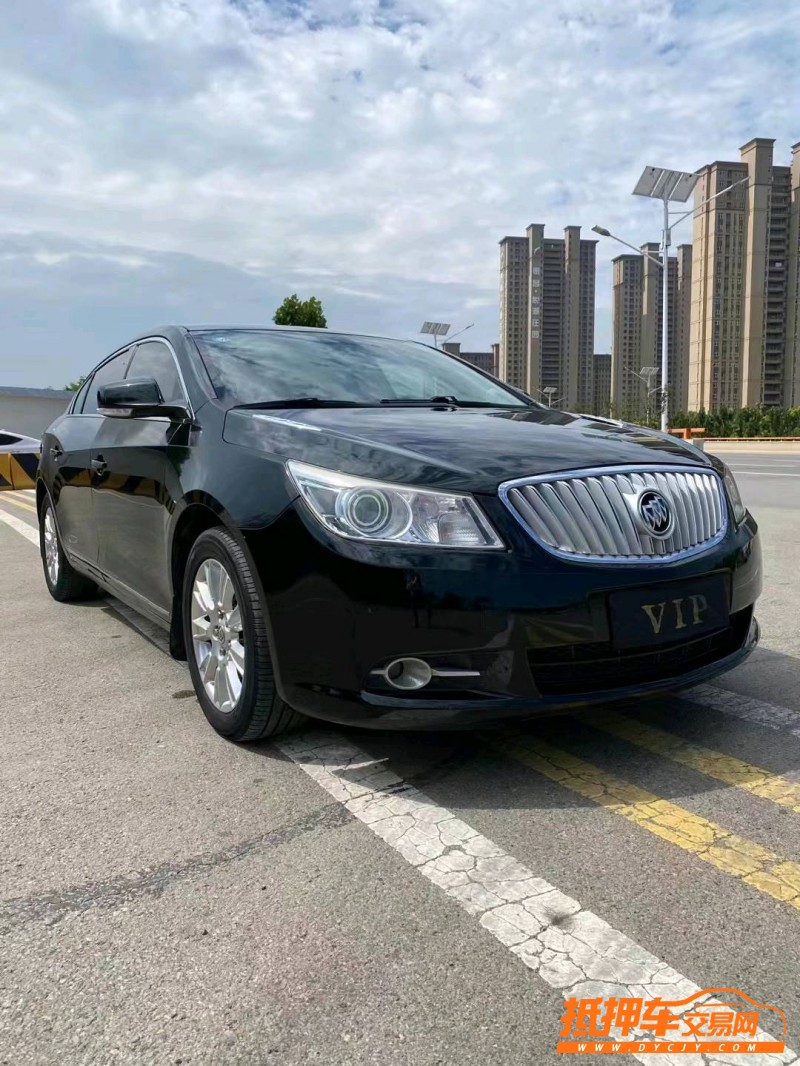 邢台10年别克君越3