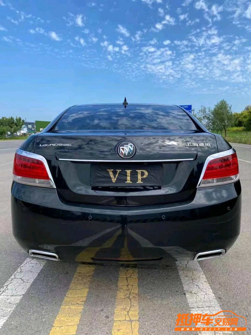 邢台10年别克君越4