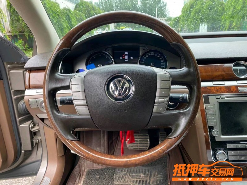 沈阳13年大众辉腾4