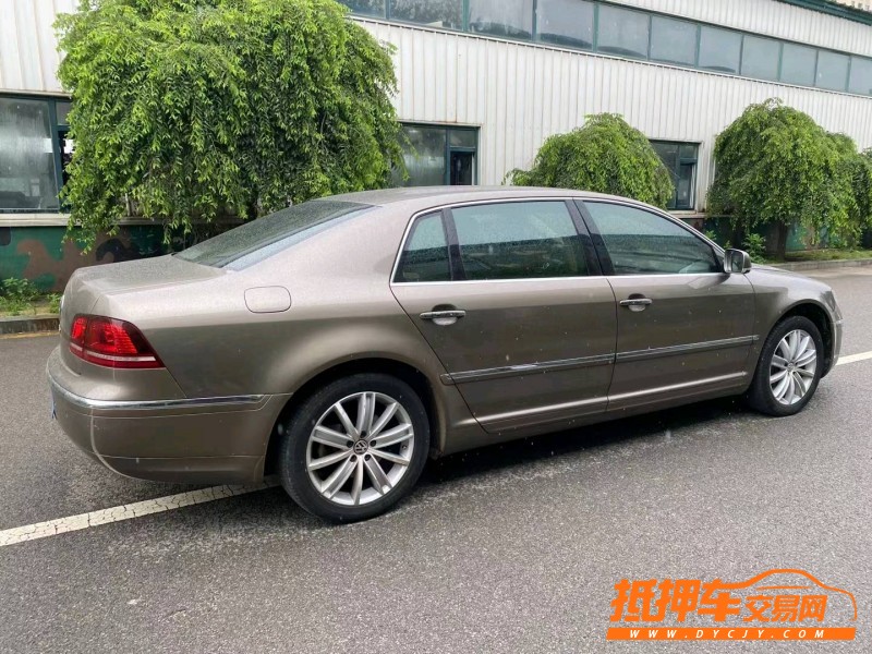 沈阳13年大众辉腾8