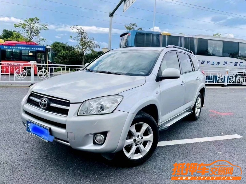 广州10年丰田RAV42