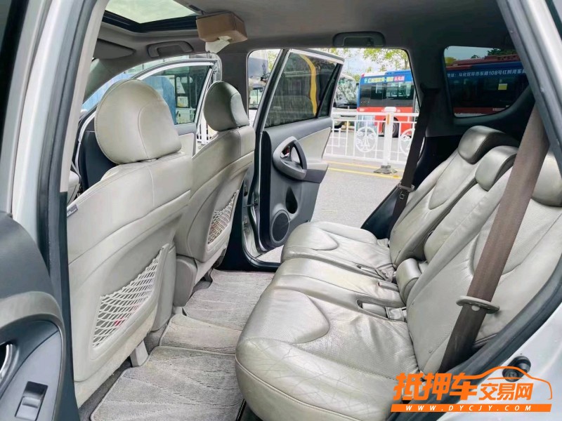广州10年丰田RAV44