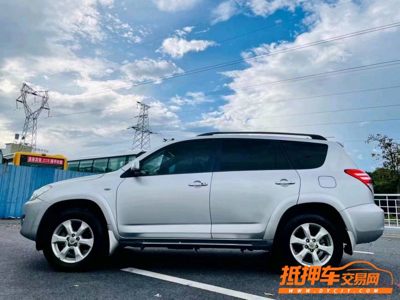 广州10年丰田RAV43