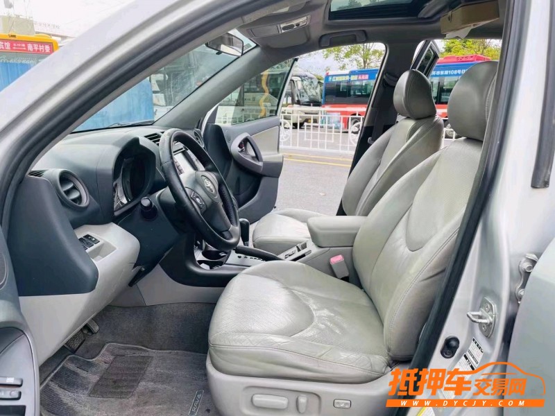 广州10年丰田RAV45