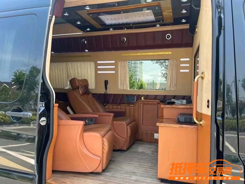 盐城17年奔驰斯宾特3