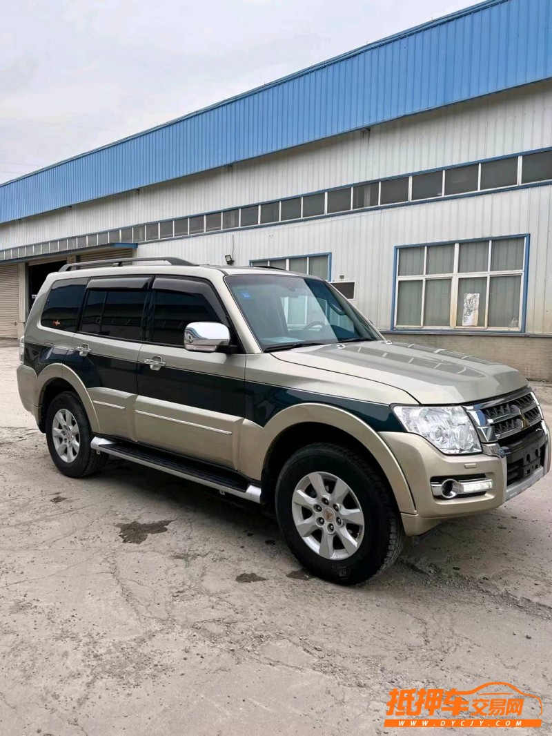 徐州17年三菱帕杰罗3