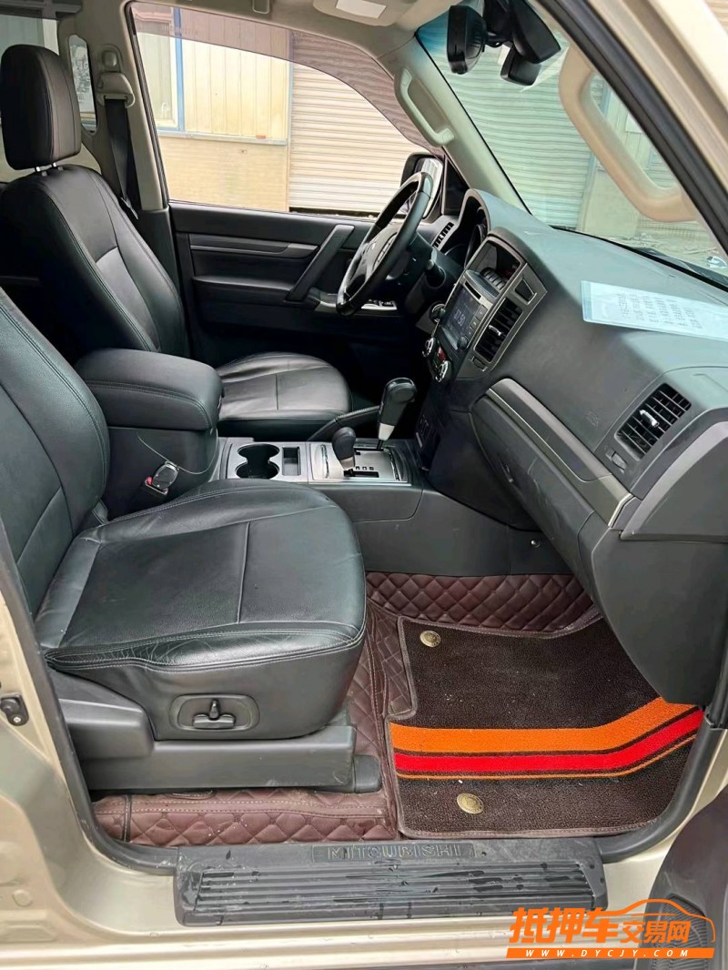 徐州17年三菱帕杰罗4