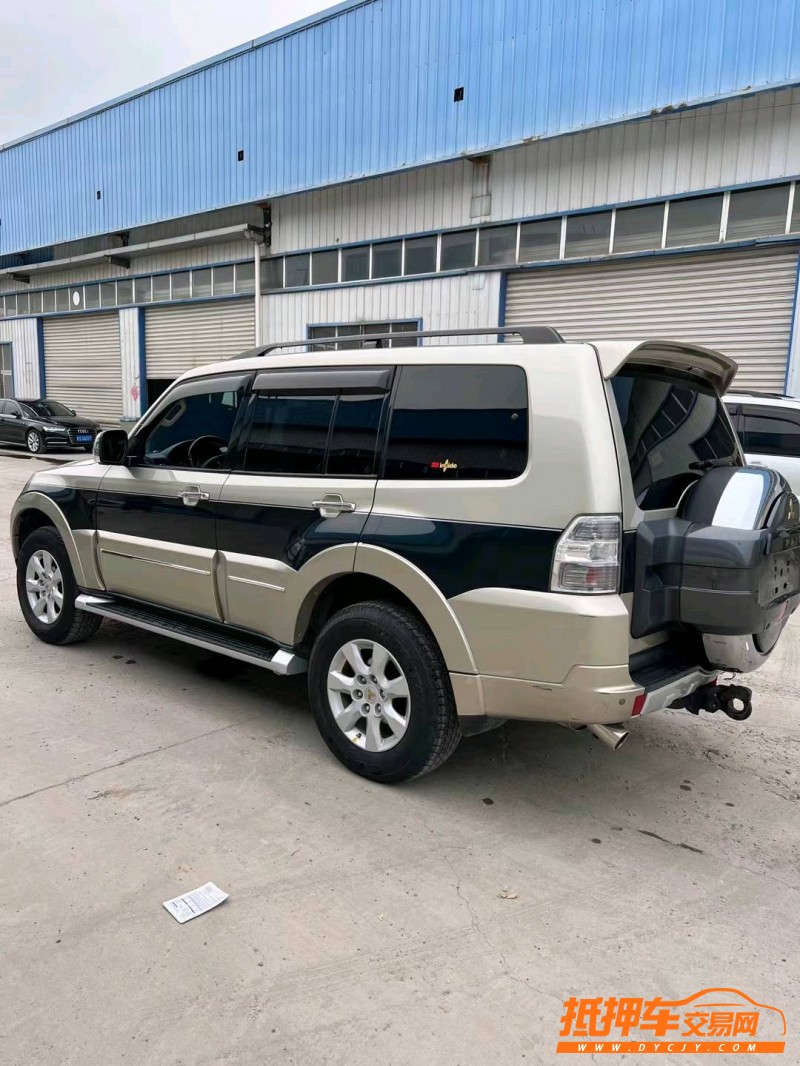 徐州17年三菱帕杰罗8