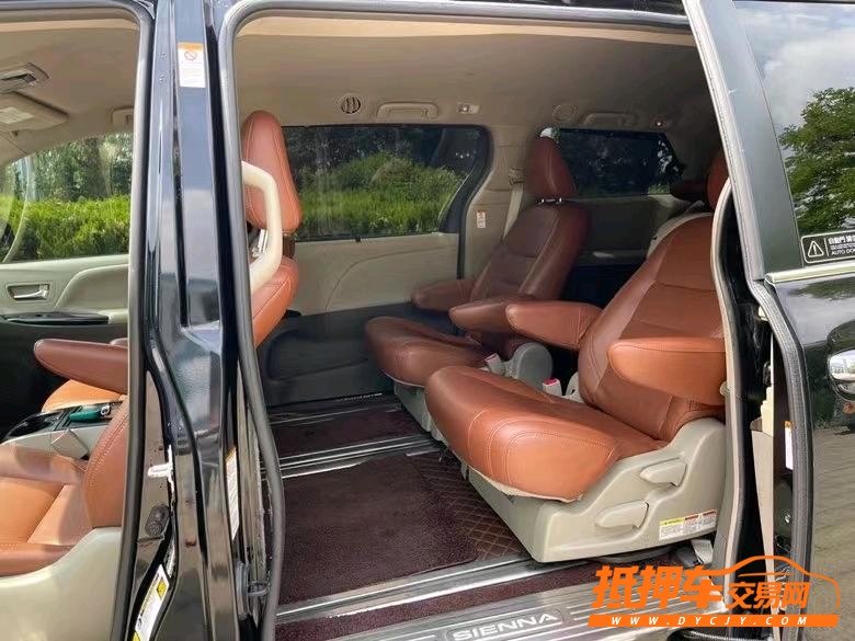 盐城19年丰田塞纳3