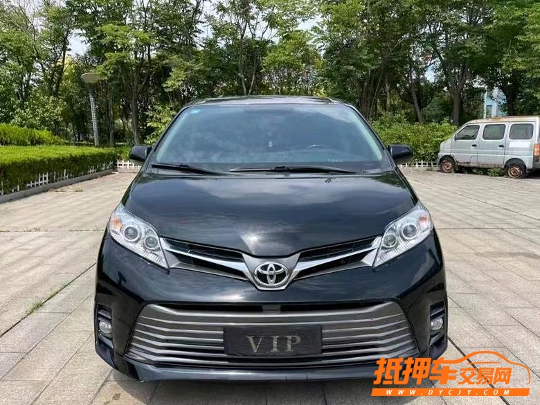 盐城19年丰田塞纳8