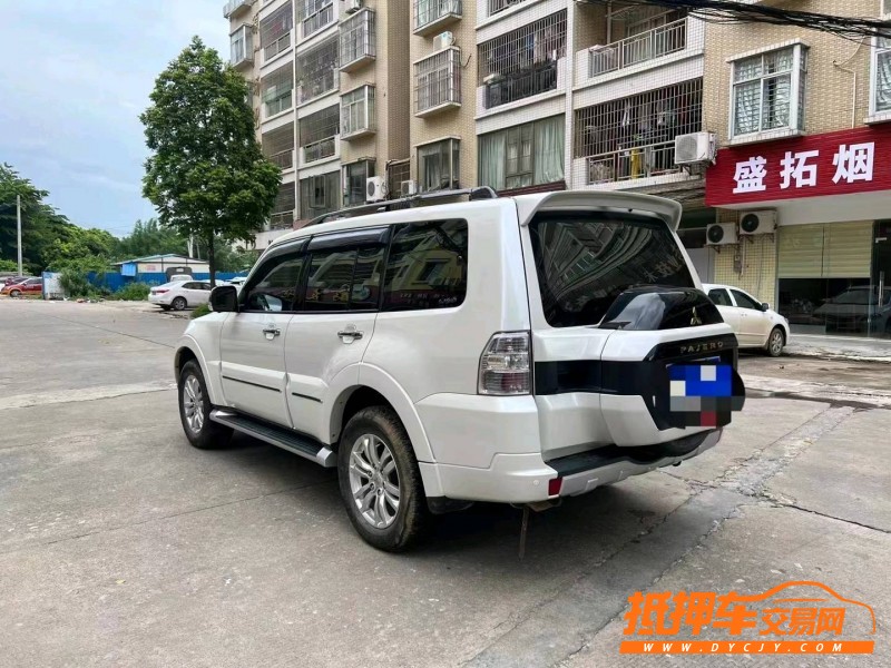 北京19年三菱帕杰罗3