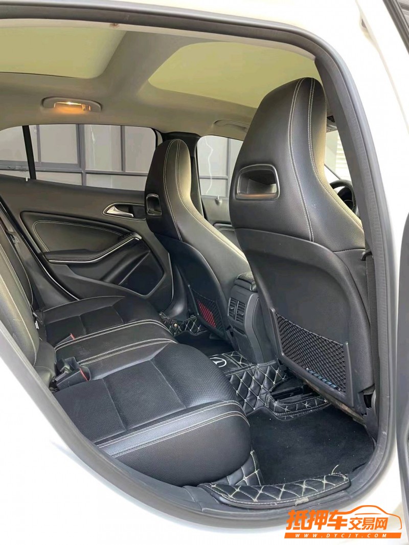 宿迁19年奔驰GLA5