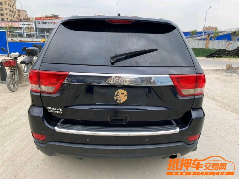 广州12年Jeep大切诺基9