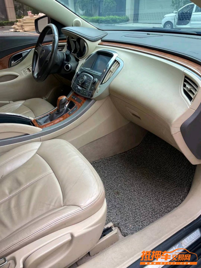 徐州13年别克君越5