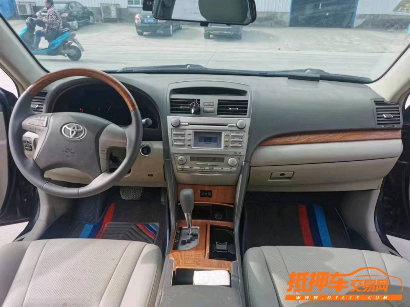 北京11年丰田凯美瑞8