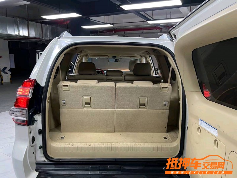 成都18年丰田普拉多9