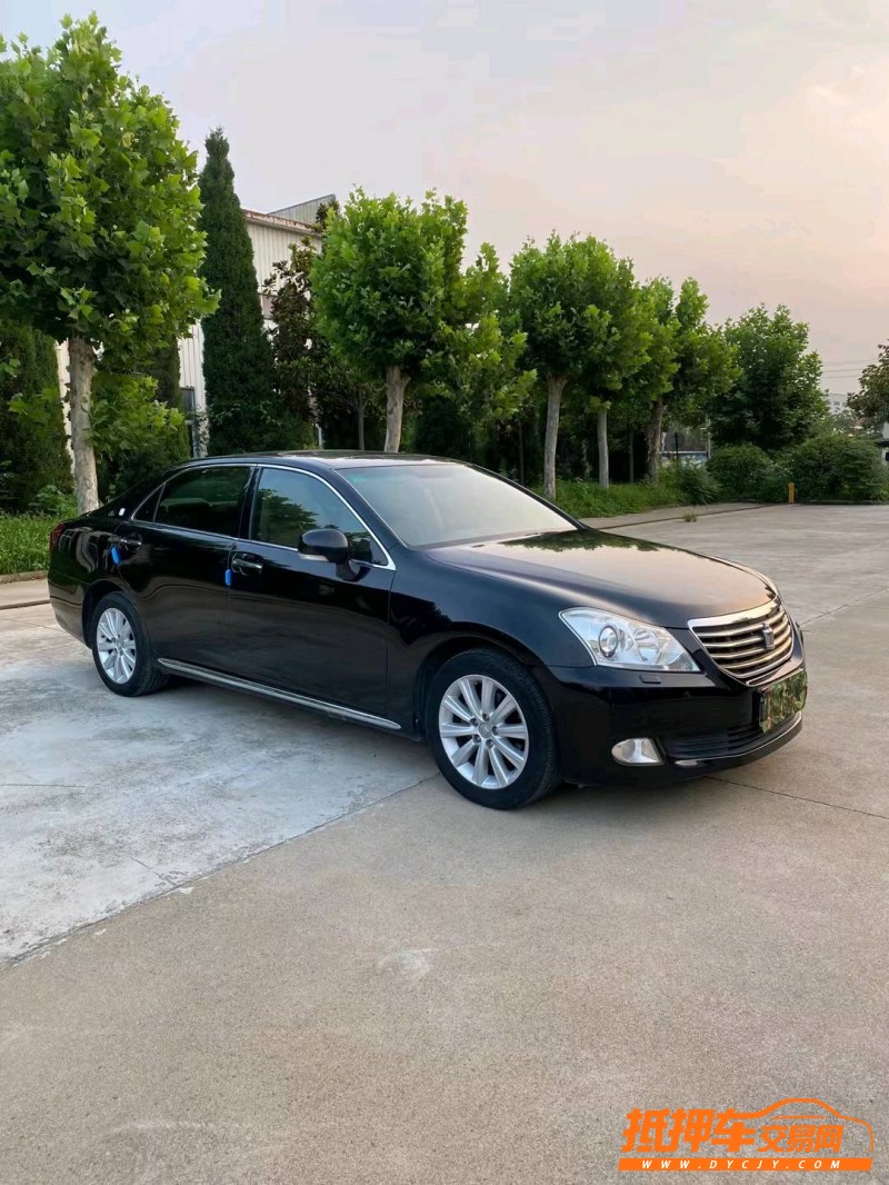 徐州14年丰田皇冠2