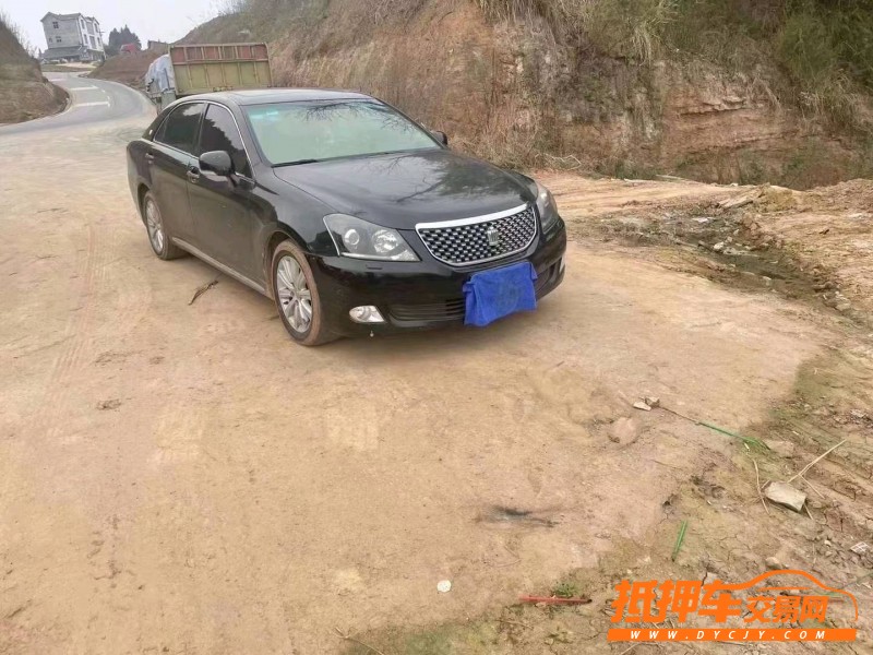 徐州11年丰田皇冠1