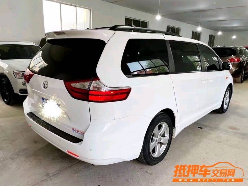 潍坊15年丰田塞纳8