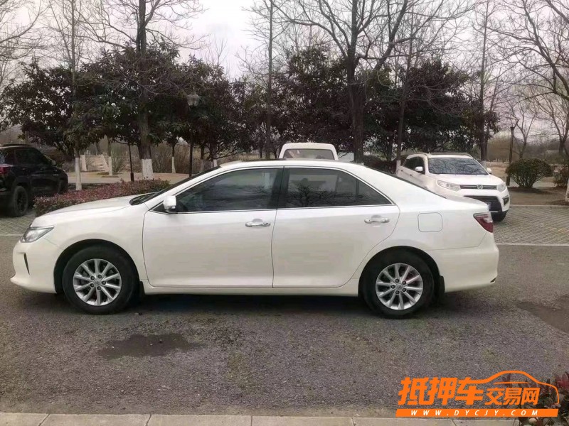 徐州16年丰田凯美瑞4