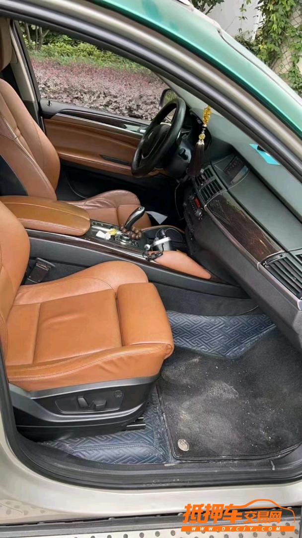 北京12年宝马X68