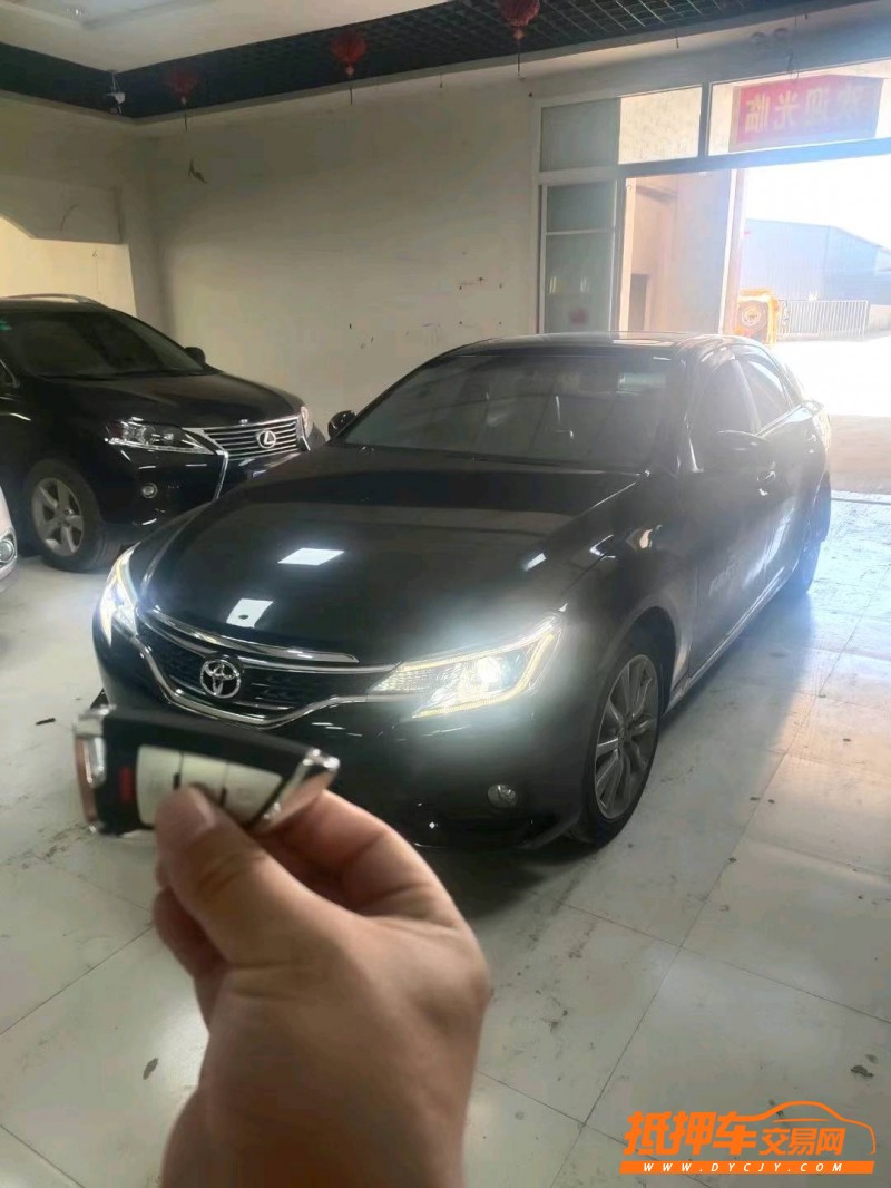 青岛14年丰田锐志6