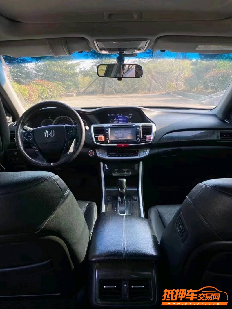 青岛14年本田雅阁5