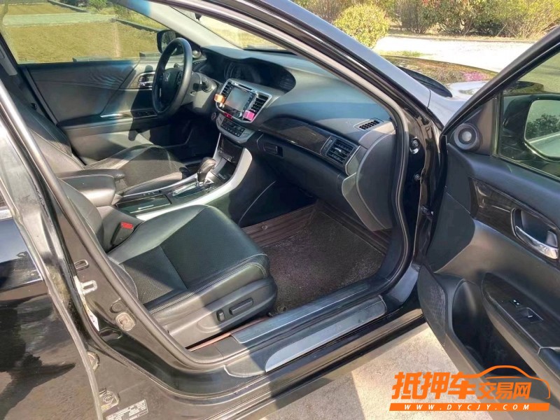 青岛14年本田雅阁9