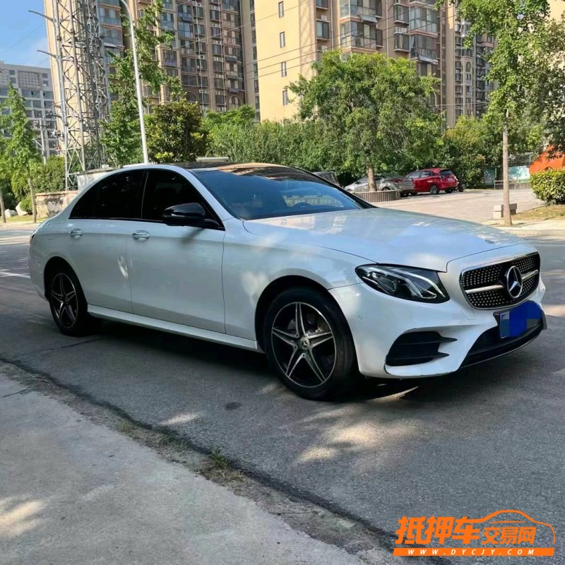 济宁19年奔驰E8