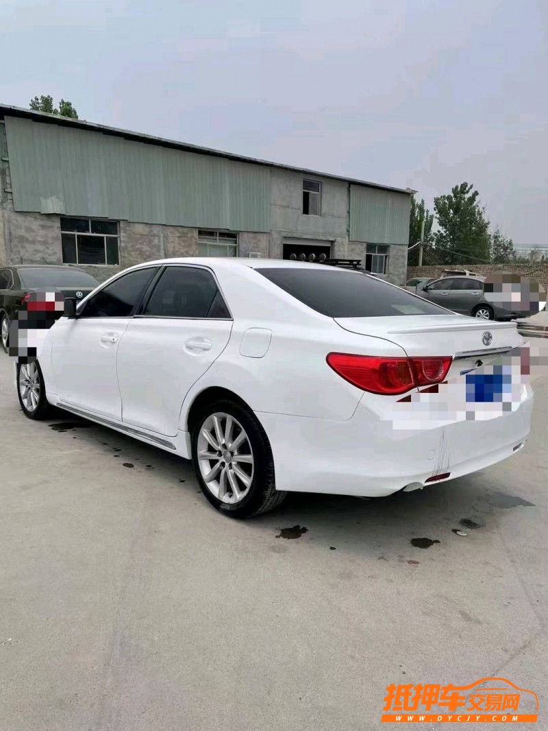 北京12年丰田锐志8