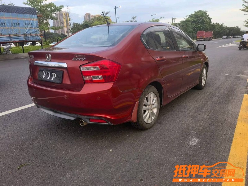 广州13年本田锋范8