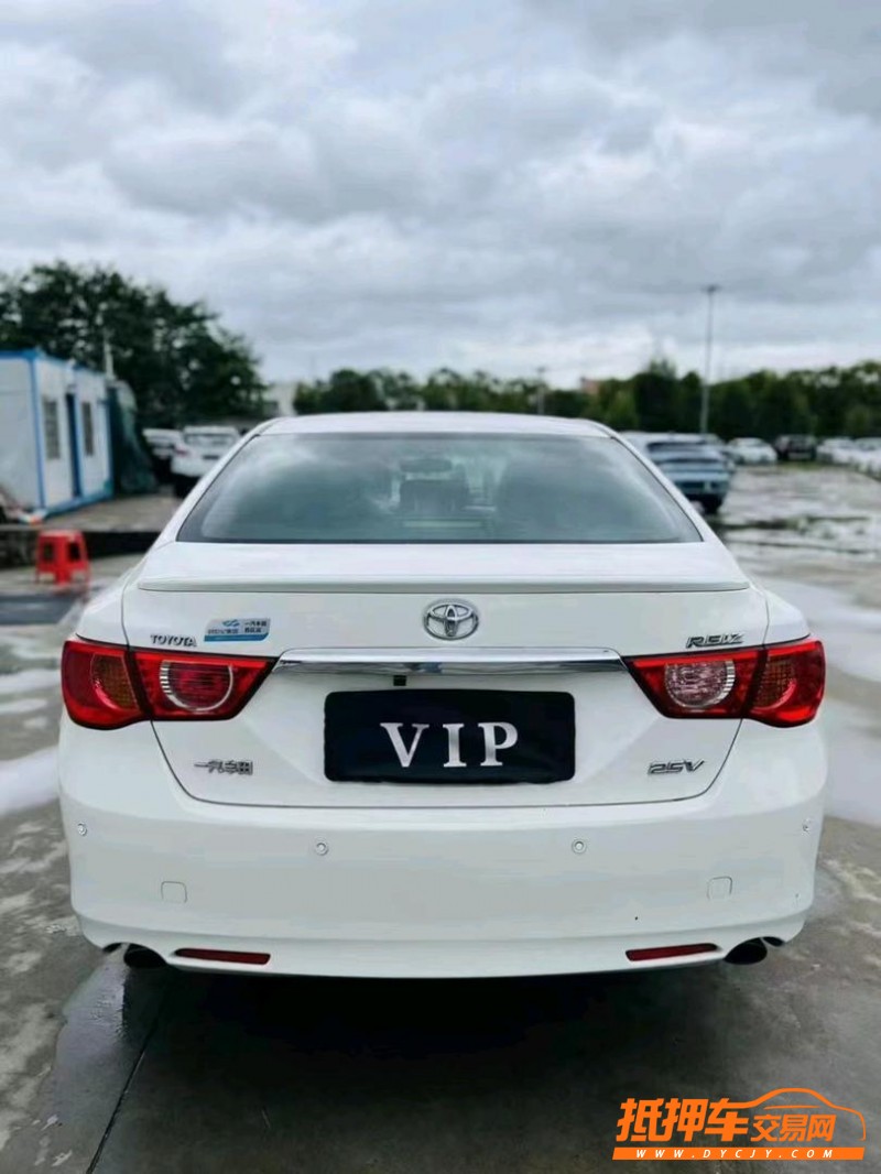 东莞12年丰田锐志9