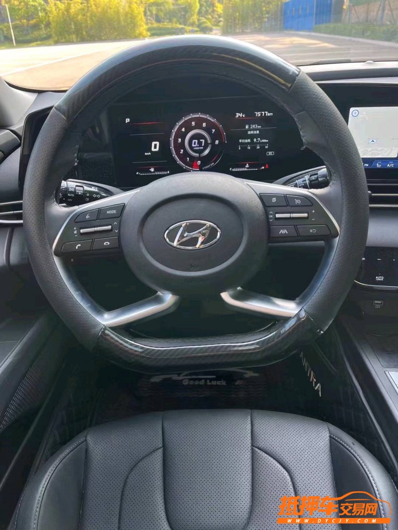 北京21年现代伊兰特8