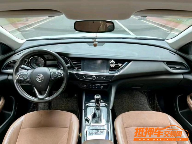 东莞17年别克君威5