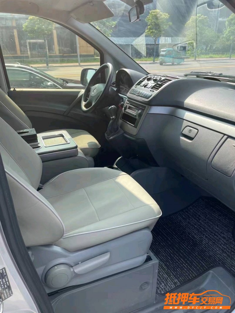 徐州12年奔驰威霆6