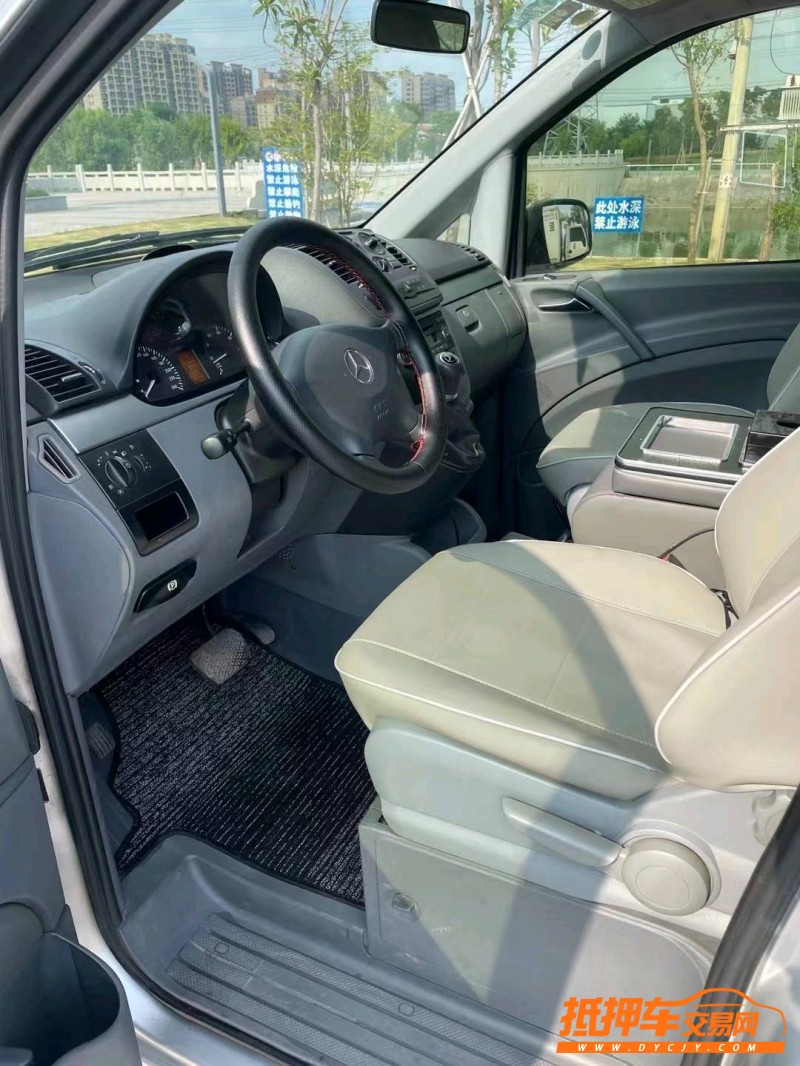徐州12年奔驰威霆7