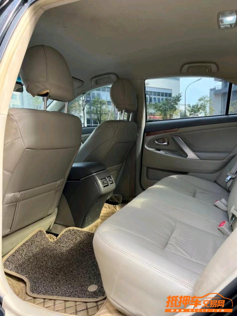 东莞13年丰田凯美瑞6