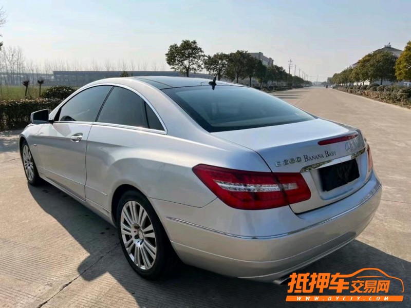 盐城11年奔驰E4