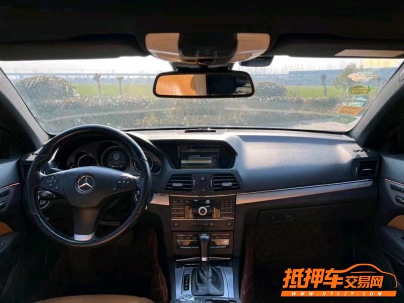 盐城11年奔驰E8