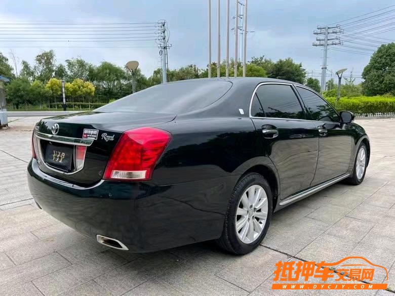 盐城11年丰田皇冠8