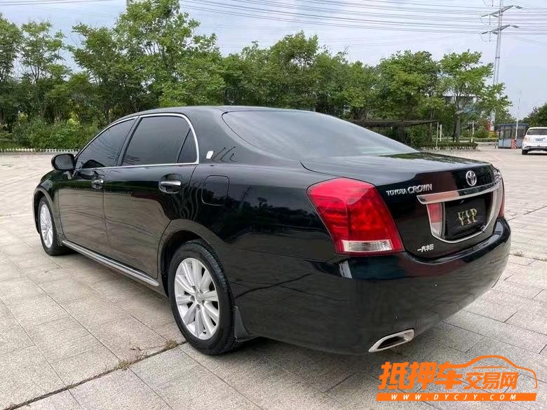 盐城11年丰田皇冠9