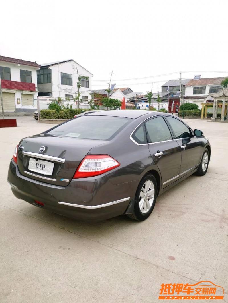 徐州12年日产天籁3