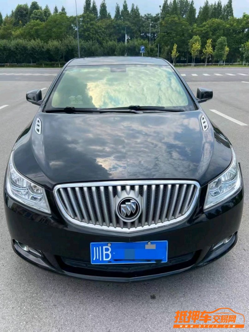 烟台12年别克君越1