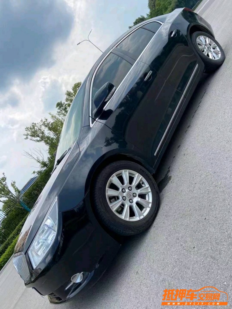 烟台12年别克君越2