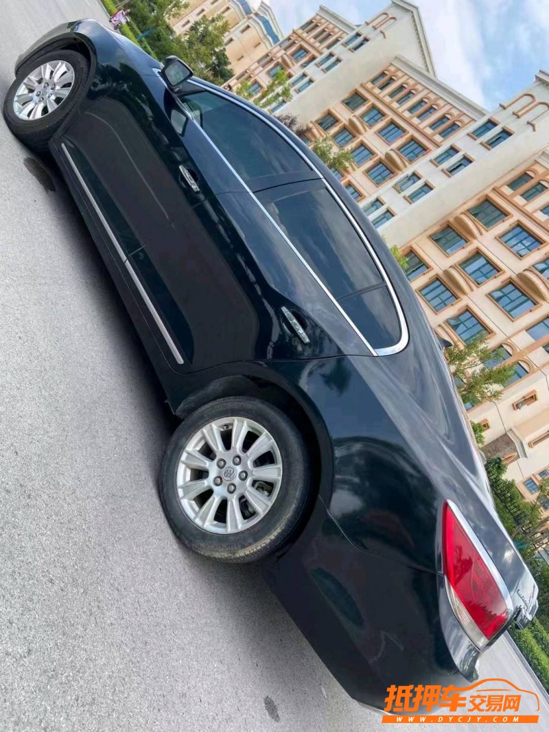 烟台12年别克君越5